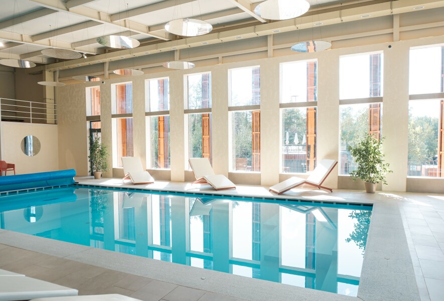 Дорога к отелю через тайгу